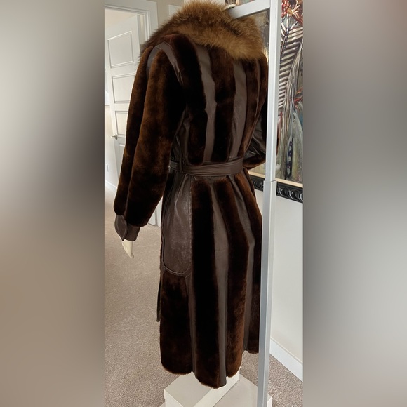 Vintage Brown Genuine Leather Coat with Faux Fur Stripes – Very Nice Condition - Picture 6 of 13